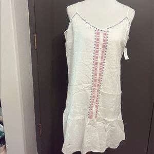 NWT white linen dress with embroidery on front